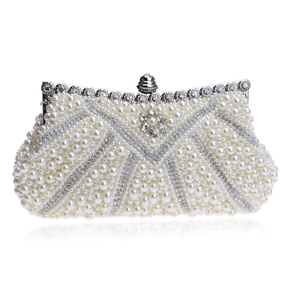 Sac de soirée en perle blanche orné de strass avec fermoir bijou, format rigide, idéal pour mariage ou gala
