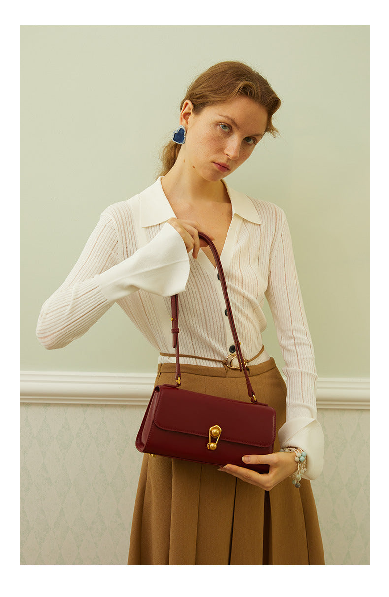 Sac rétro chic en simili cuir, avec fermoir doré bijou et bandoulière ajustable, format 25x12.5x7 cm
