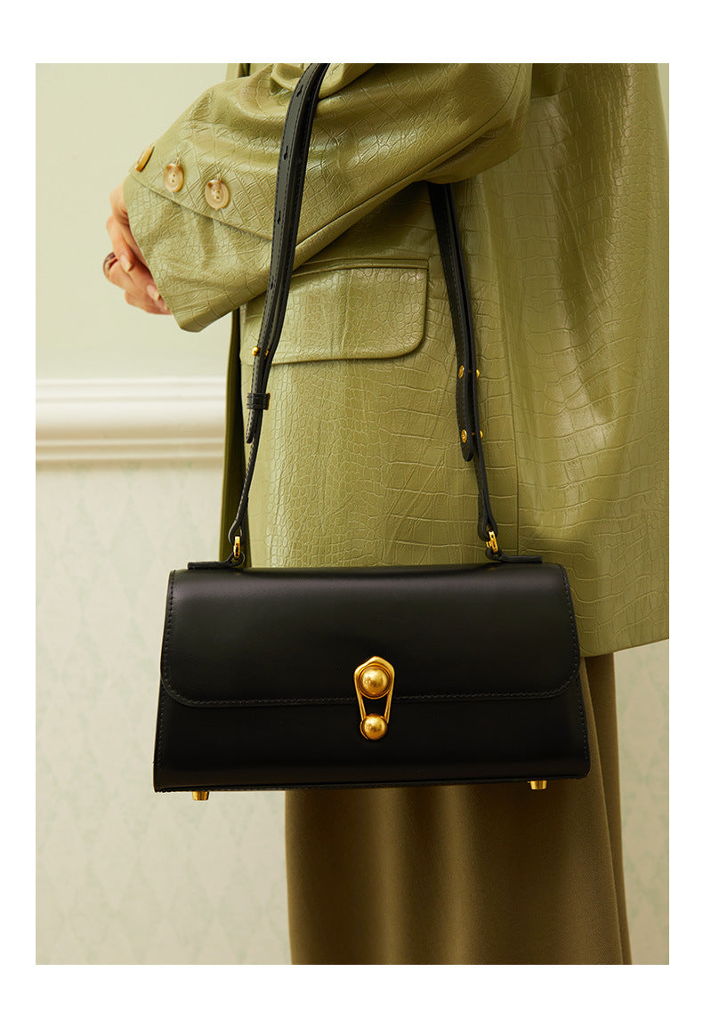 Sac rétro chic en simili cuir, avec fermoir doré bijou et bandoulière ajustable, format 25x12.5x7 cm
