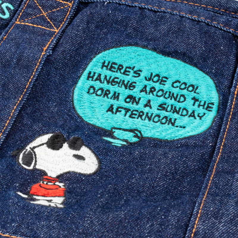 Deux sacs à main en jeans illustrés Snoopy, design Peanuts rétro, format 33x23x14 cm, en denim bleu clair et foncé