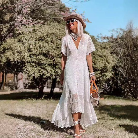 Robe midi bohème chic en dentelle à boutons