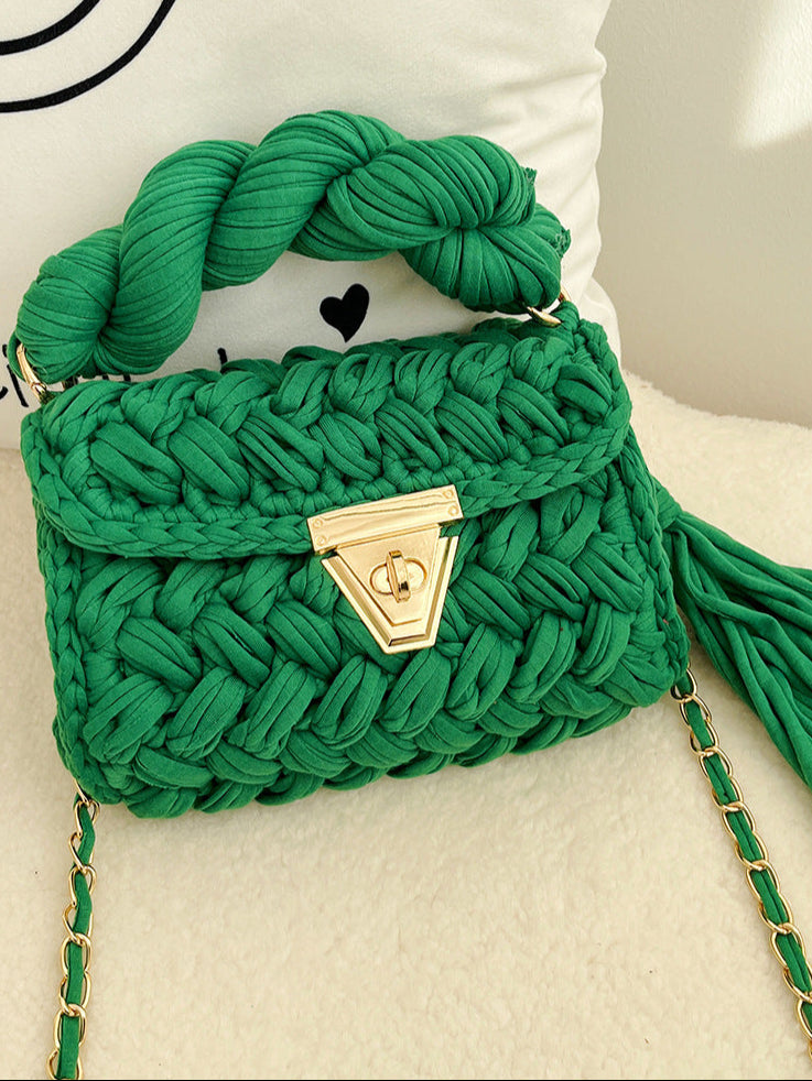 Sac en crochet avec poignée torsadée et fermoir doré, format compact – disponible en plusieurs coloris