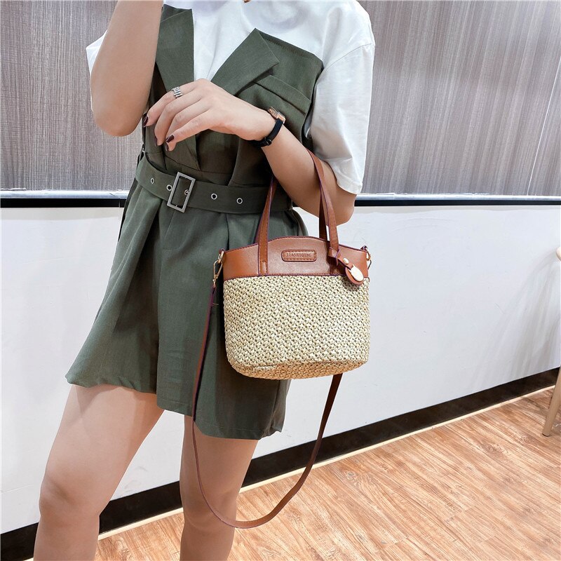Sac en paille et cuir tendance