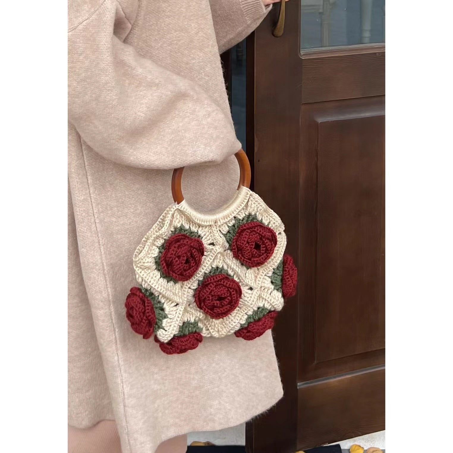 Sac en crochet motif rose must have