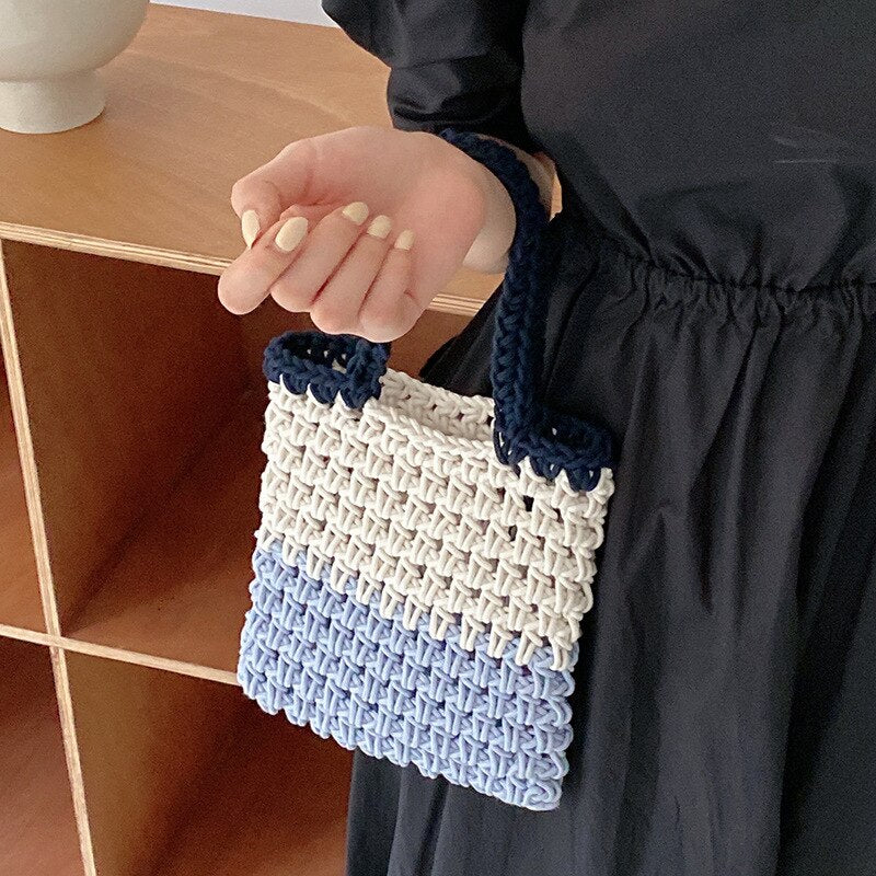 Petit sac à main en crochet bleu