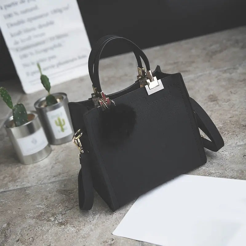 Sac en Cuir avec Pompom 