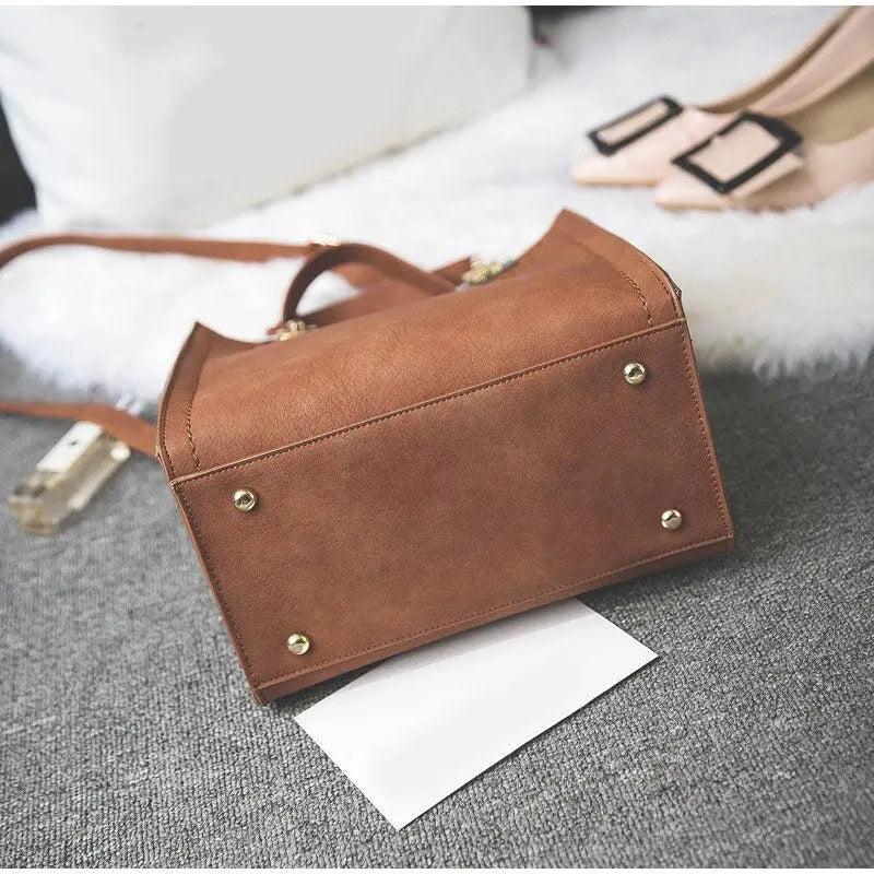 Sac en Cuir avec Pompom chic